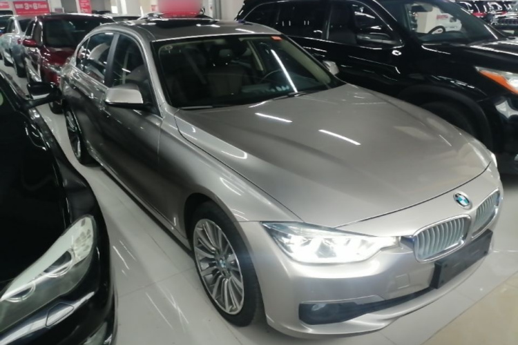 BMW 3 Series 2019 car image #6
