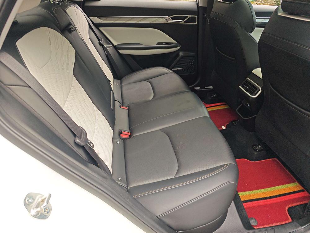 GEELY Emgrand L 2022 car image #12