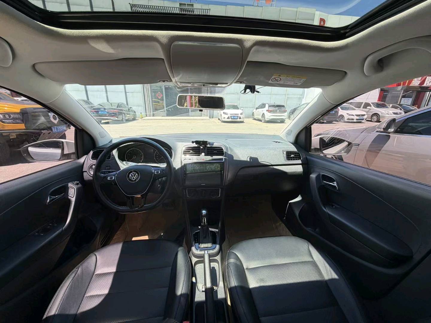Volkswagen Polo 2018 car image #9