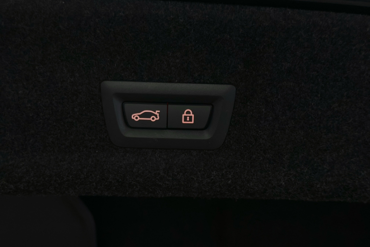 BMW 3 Series 2023 image de voiture #10