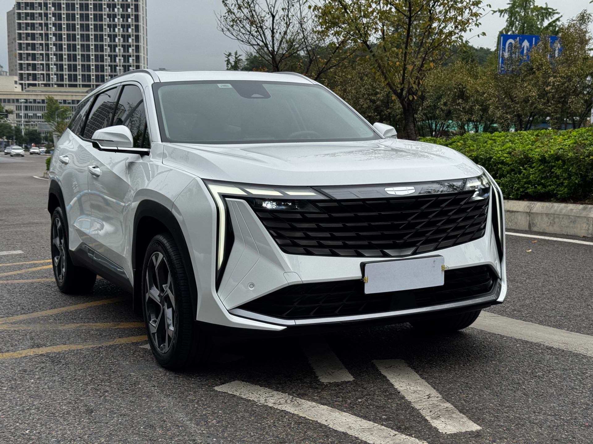 GEELY Boyue L 2024 car image #15