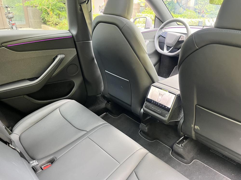 Tesla Model Y 2026 #14 Tesla Model Y 2026 car image #14
