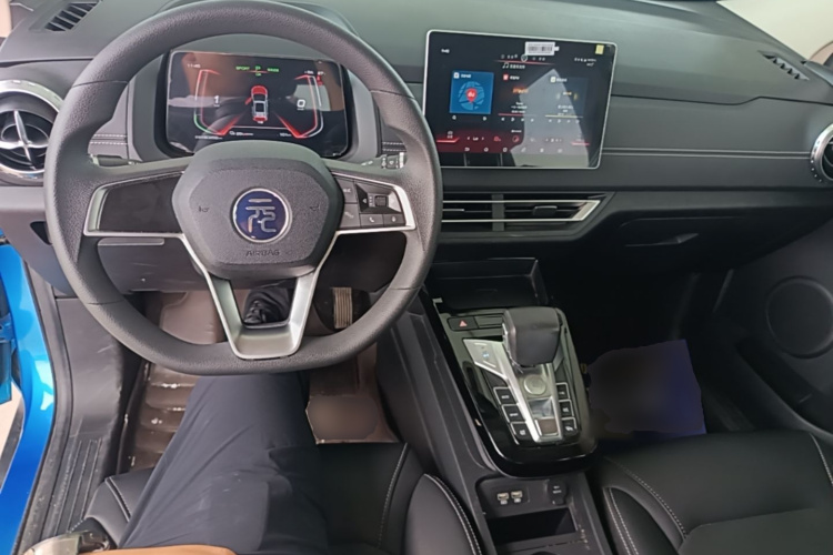 BYD Yuan New Energy 2019 #10 BYD Yuan New Energy 2019 изображение автомобиля #10