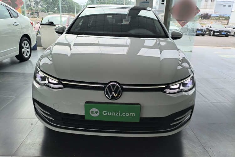 Volkswagen Golf 2023 car image #3