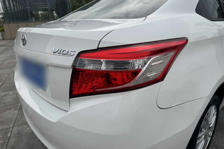 Toyota Vios 2015 immagine di auto #9