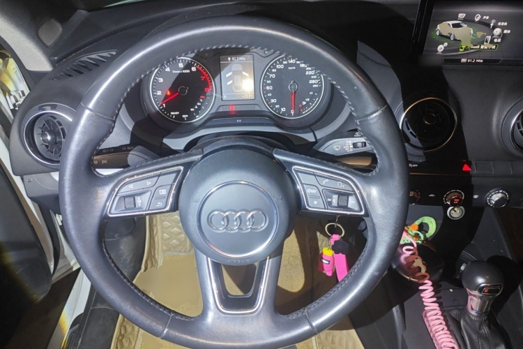 Audi A3 2018 immagine di auto #11