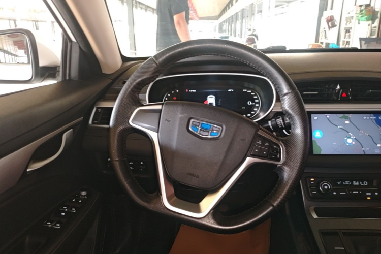 GEELY Emgrand 2018 car image #11