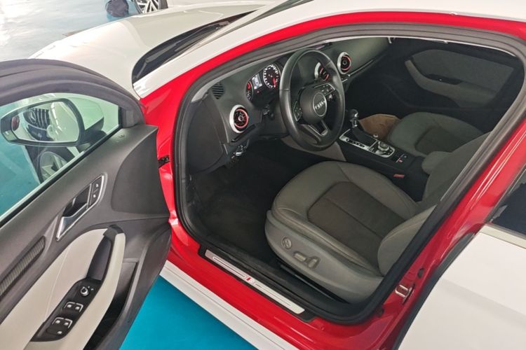 Audi A3 2019 car image #16