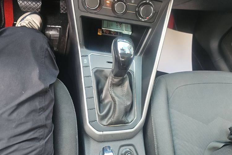 Volkswagen Polo 2021 car image #18