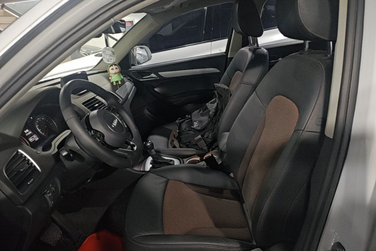 Audi Q3 2019 immagine di auto #15