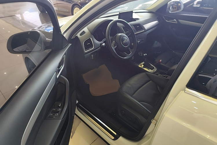 Audi Q3 2015 #16 Audi Q3 2015 car image #16