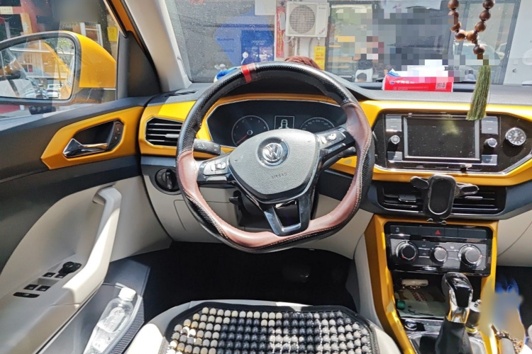 Volkswagen T-Cross 2021 car image #15