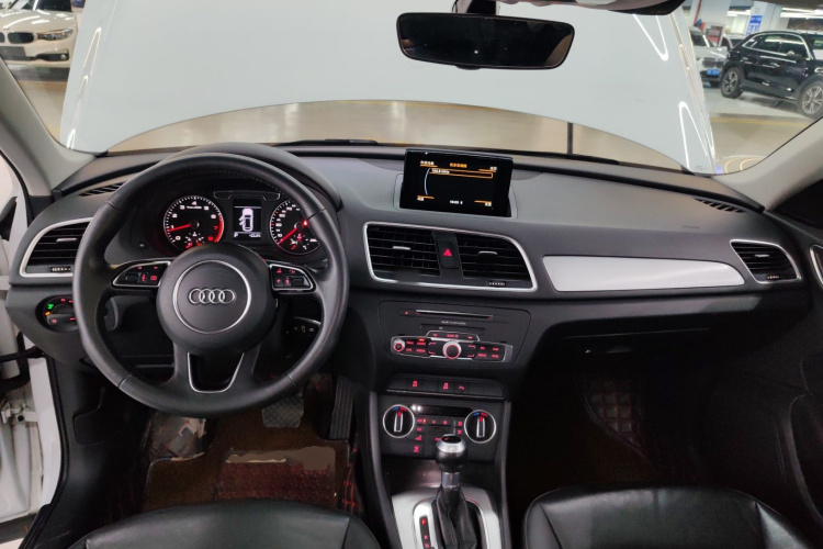 Audi Q3 2018 image de voiture #10