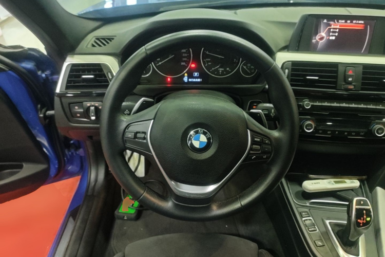 BMW 3 Series 2017 car image #11