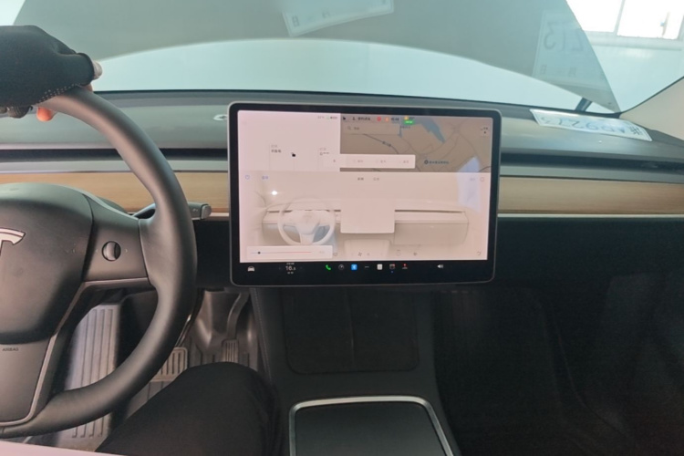 Tesla Model Y 2021 #10 Tesla Model Y 2021 car image #10