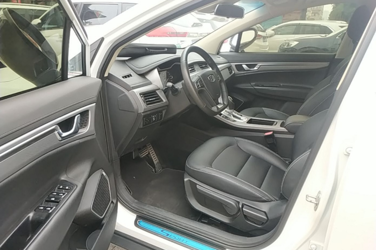 GEELY Emgrand GS 2018 car image #12