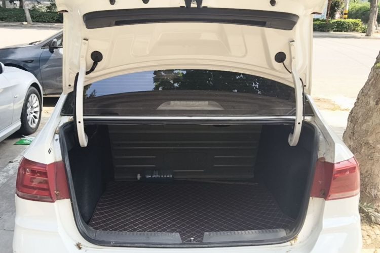 Volkswagen Santana 2018 car image #21