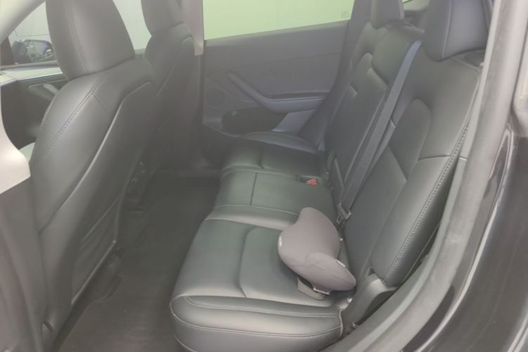 Tesla Model Y 2024 #17 Tesla Model Y 2024 car image #17