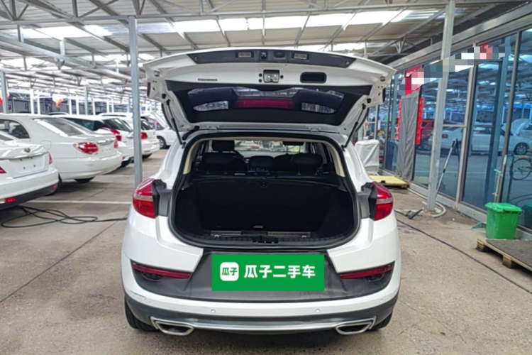 GEELY Emgrand GS 2018 car image #19