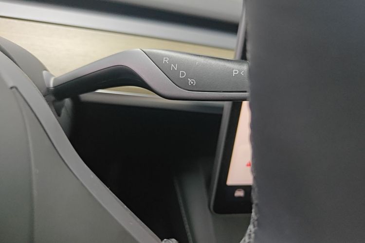 Tesla Model Y 2023 #14 Tesla Model Y 2023 car image #14