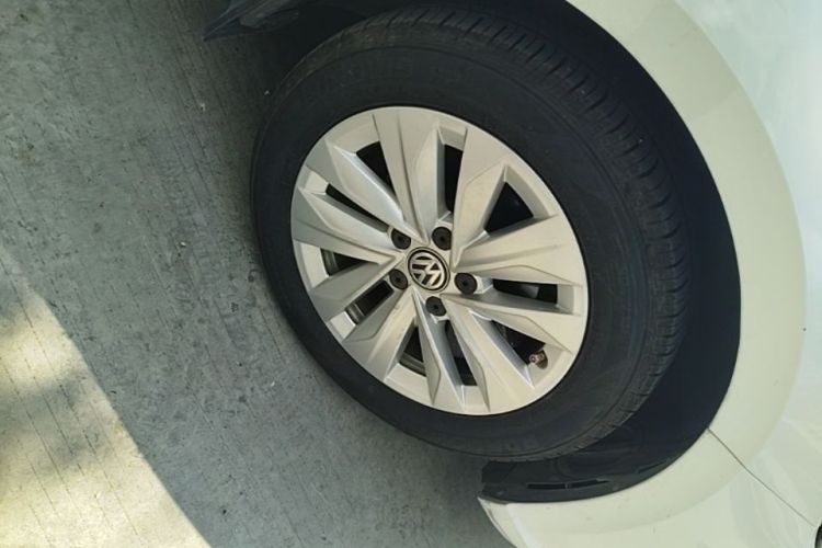Volkswagen Lavida 2019 car image #9
