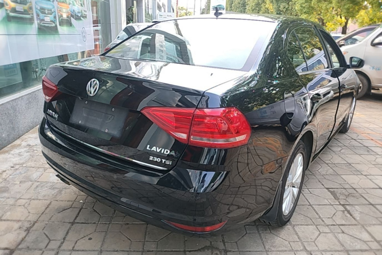 Volkswagen Lavida 2017 car image #7