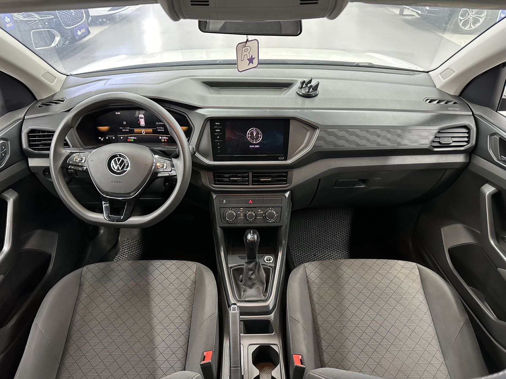 Volkswagen T-Cross 2023 #5 Volkswagen T-Cross 2023 car image #5