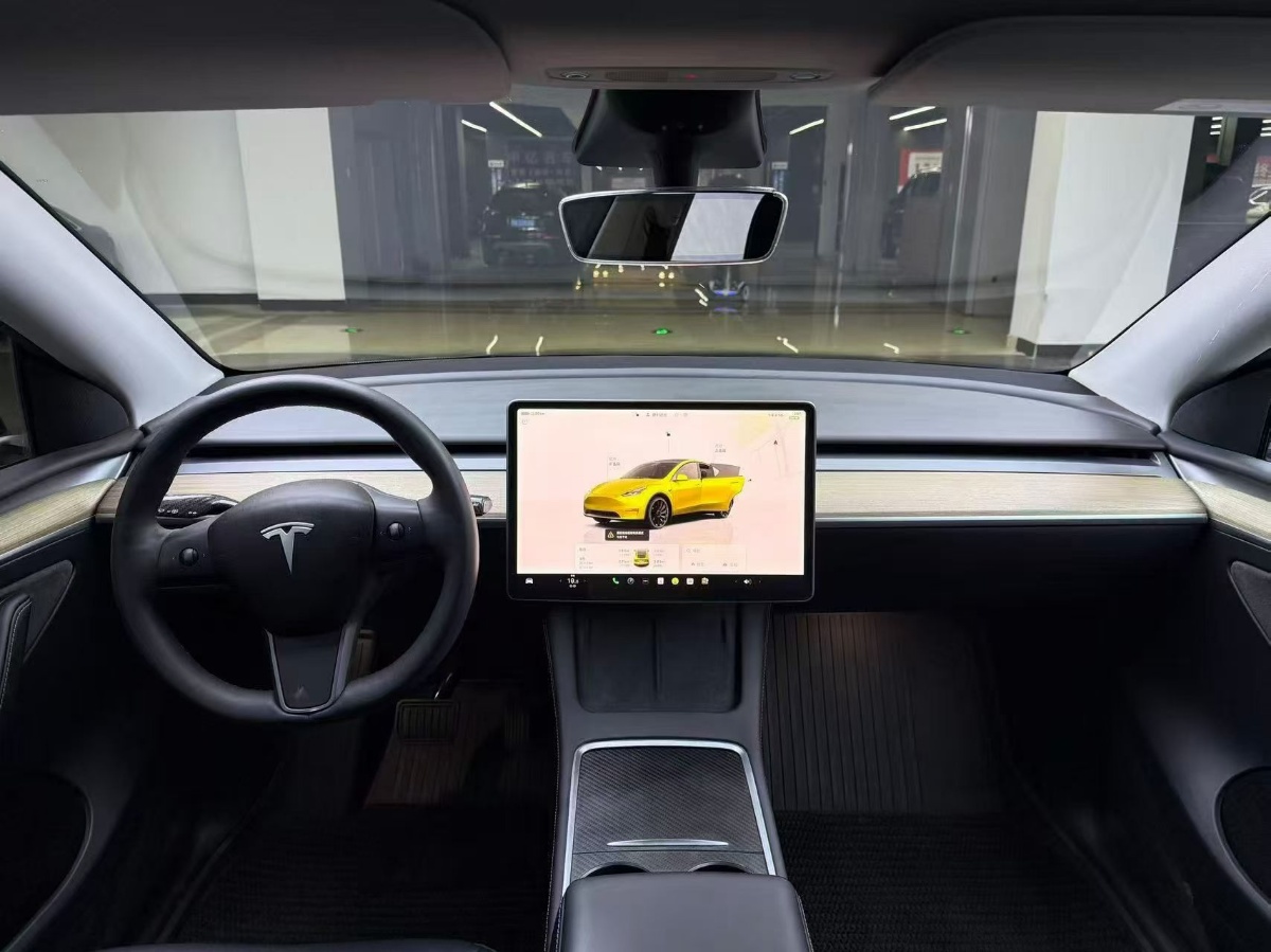 Tesla Model Y 2023 #5 Tesla Model Y 2023 car image #5