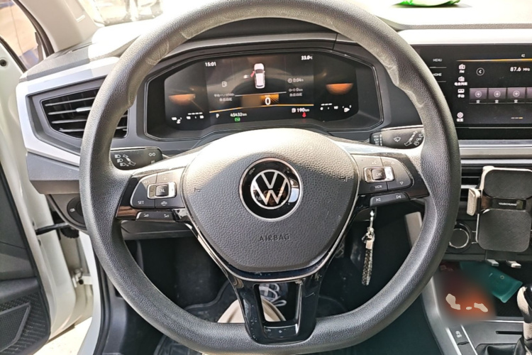 Volkswagen Polo 2023 car image #11