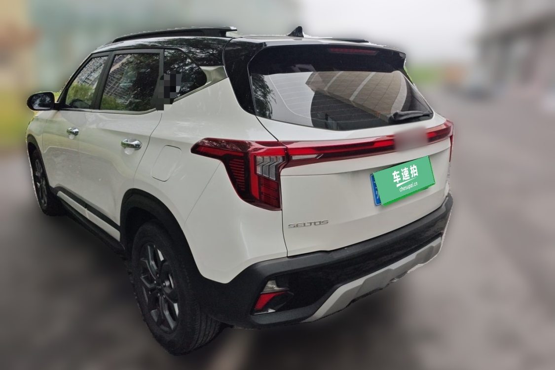 Kia Seltos 2023 صورة سيارة #3