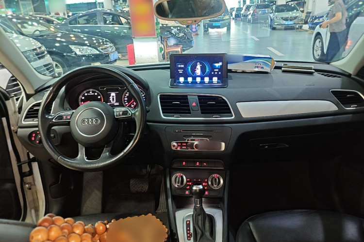 Audi Q3 2016 изображение автомобиля #10