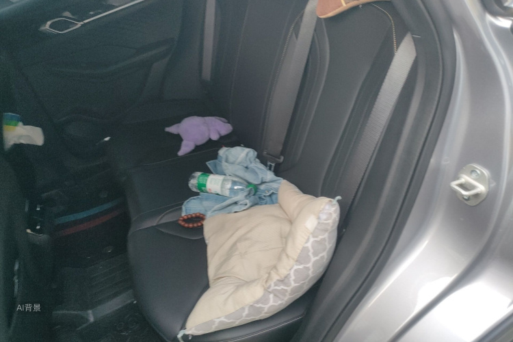 GEELY Coolray 2025 immagine di auto #19