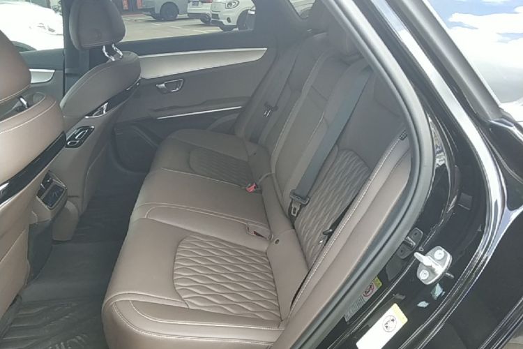BYD Han 2025 car image #13
