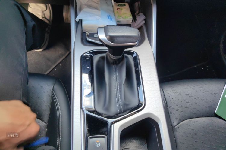 GEELY Emgrand 2022 car image #16