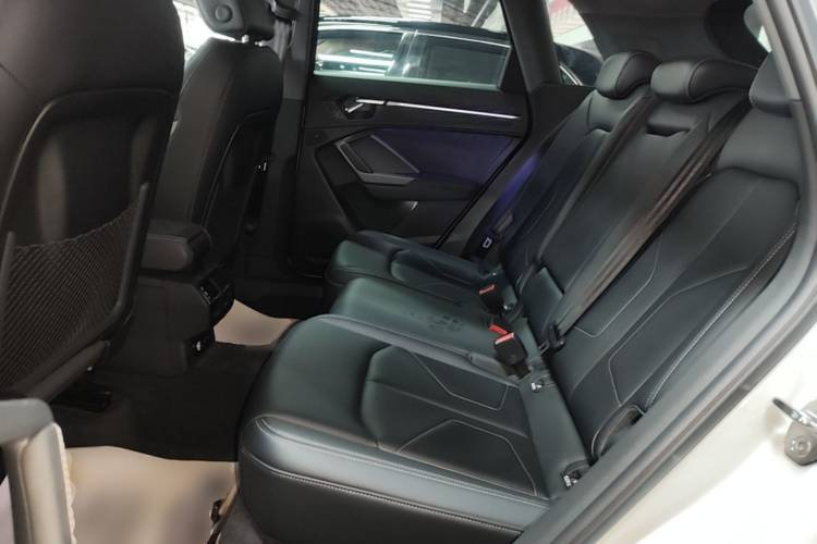 Audi Q3 2023 immagine di auto #17