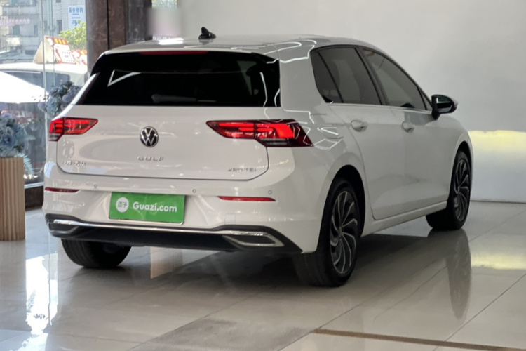 Volkswagen Golf 2021 immagine di auto #5