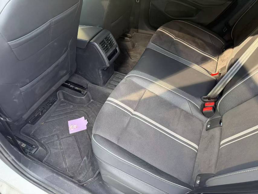 Volkswagen Golf 2022 car image #3