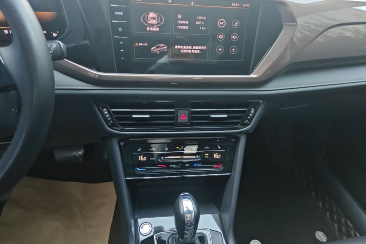 Volkswagen Tharu 2022 car image #13