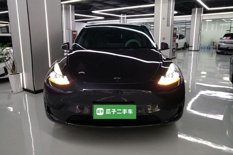 Tesla Model Y 2024 #3 Tesla Model Y 2024 car image #3