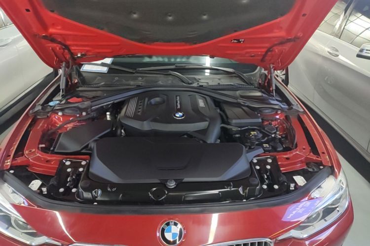 BMW 3 Series 2019 immagine di auto #20