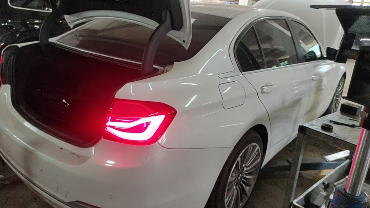 BMW 3 Series 2019 #6 BMW 3 Series 2019 car image #6