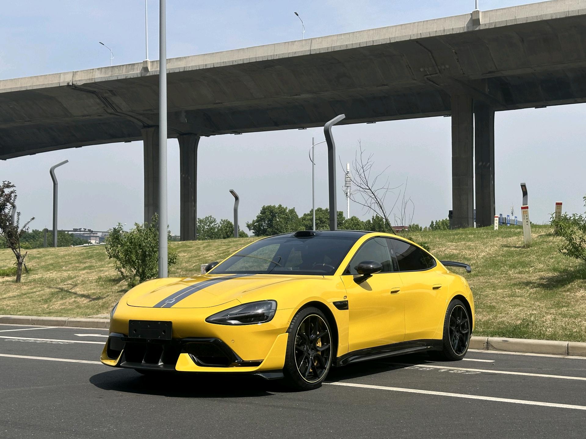 MI SU7 Ultra 2025 car image 
