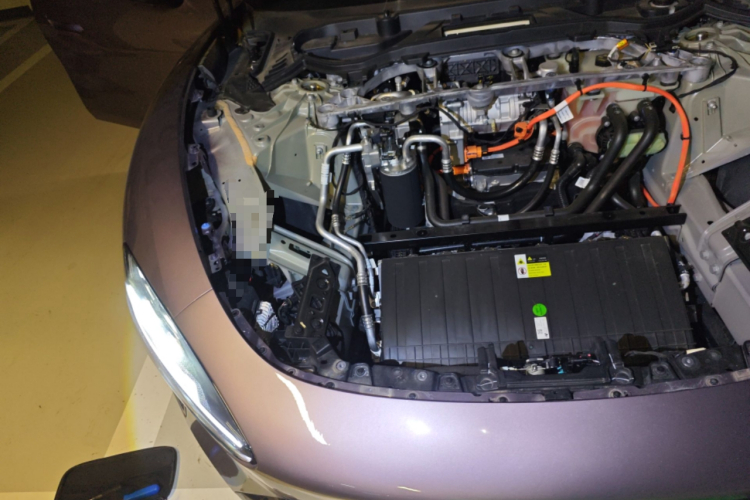 MI SU7 2025 image de voiture #24