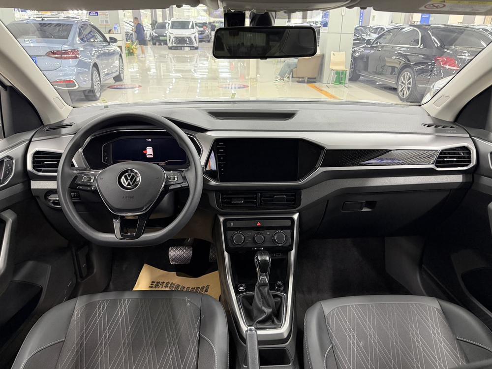 Volkswagen T-Cross 2023 #8 Volkswagen T-Cross 2023 car image #8