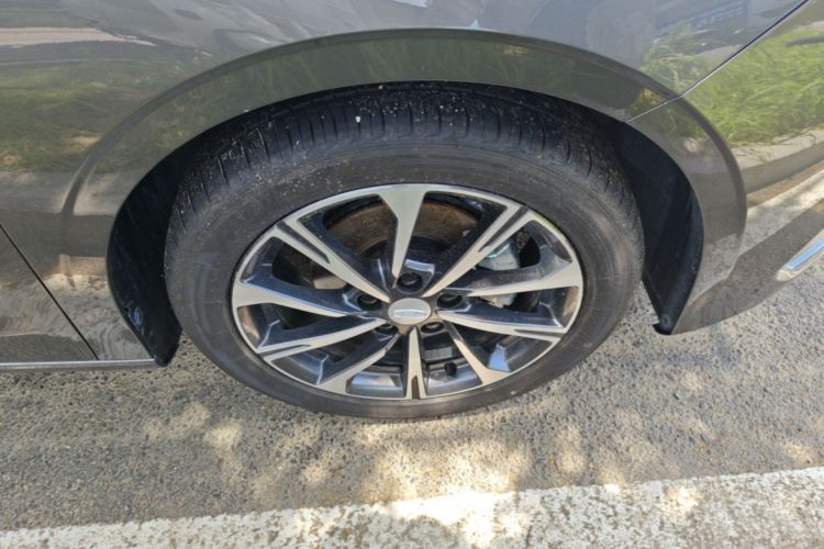 GEELY Emgrand 2025 car image #9