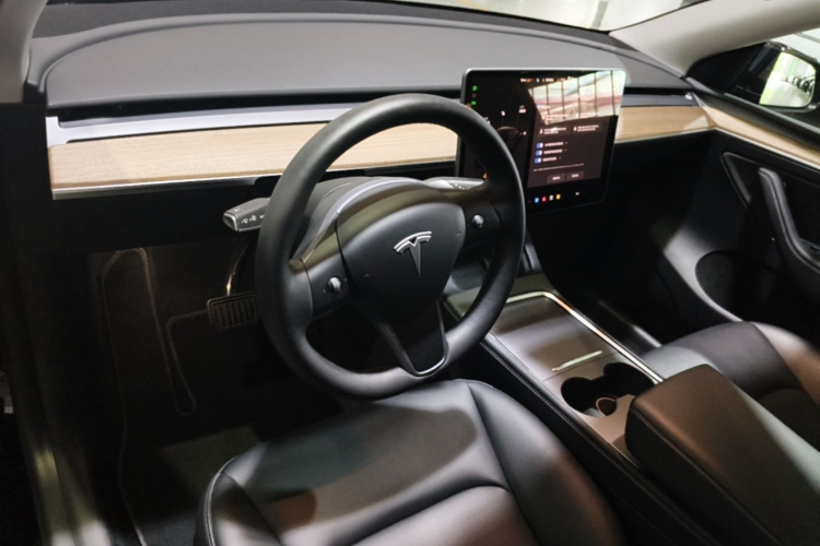 Tesla Model Y 2022 #10 Tesla Model Y 2022 car image #10
