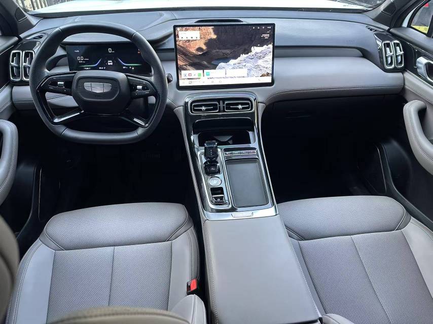 GEELY Boyue L 2025 car image #6