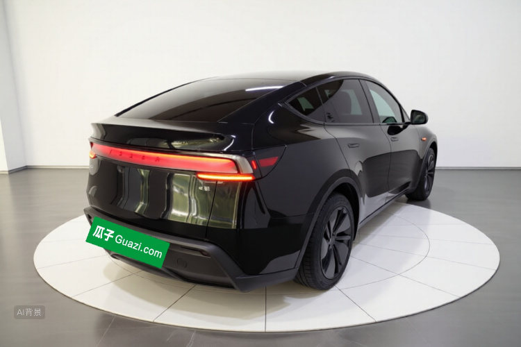 Tesla Model Y 2025 #7 Tesla Model Y 2025 car image #7