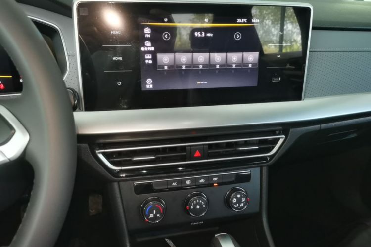 Volkswagen Lavida 2025 car image #17