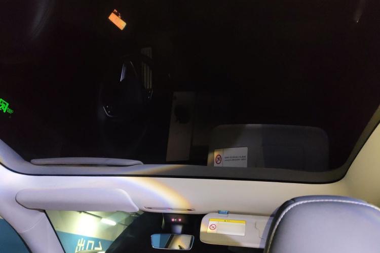 Tesla Model Y 2025 #16 Tesla Model Y 2025 car image #16